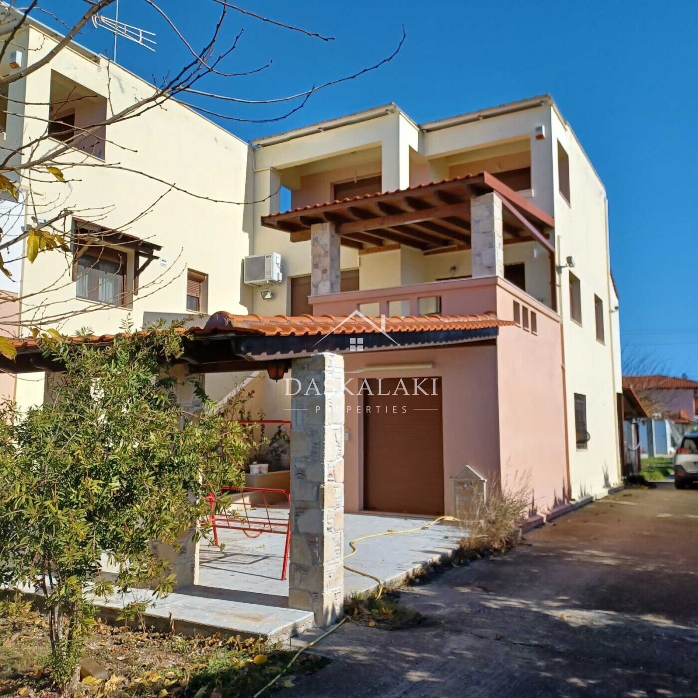 Προς Πώληση Μεζονέτα 125 τ.μ. στη Νέα Ποτίδαια Χαλκιδικής – 300 μ. από τη θάλασσα